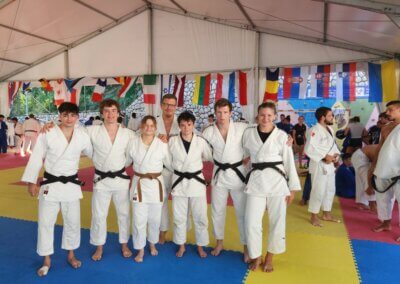 SHIAI-DO Judoka beim Trainingslager Kroatien 2025 in Crikvenica – Randori-Action und Meerblick.